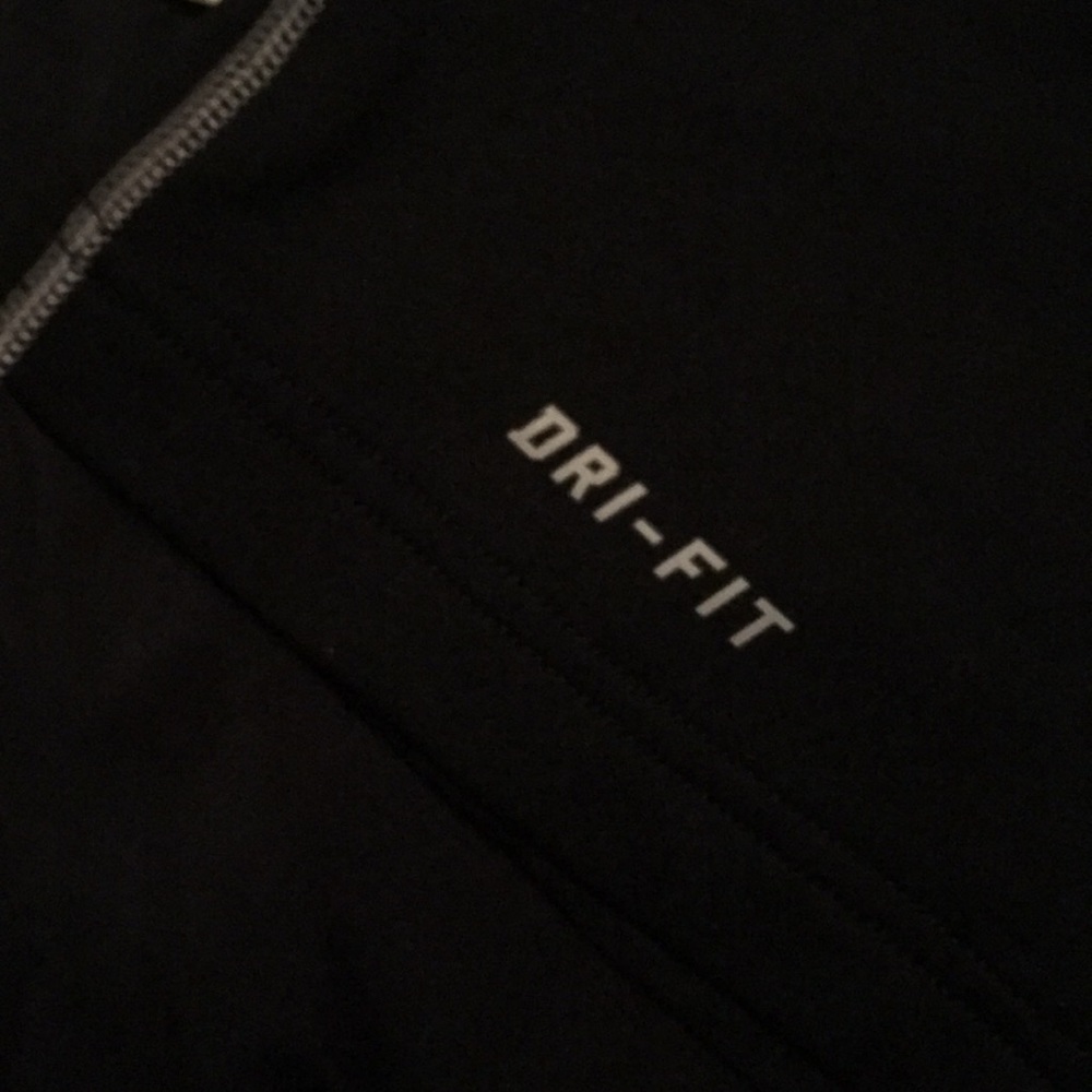 Nike - Picture 4 of 5